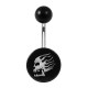 Bauchnabelpiercing Acryl Schwarz Flaches Weißes Relief Schädel Flammen