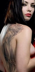 Sexy R&uuml;cken-Tattoo