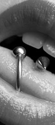 Piercing an der Zunge 3