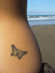 Tatuaje espalda sexy 2