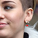 Miley Cyrus Piercings Oreille