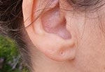 Boucle d'oreille invisible