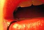 Piercing lèvre anneau